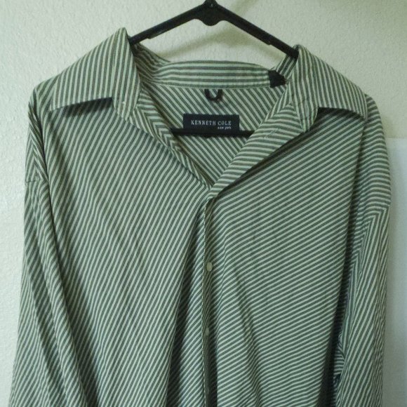 Kenneth Cole Button Up - Picture 1 of 3